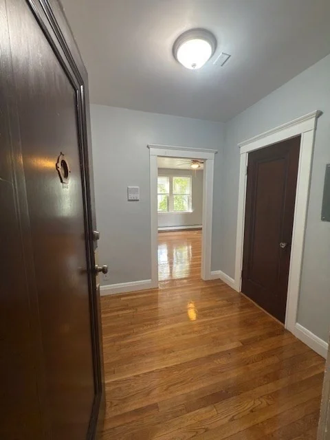 15 Ives, Beverly
