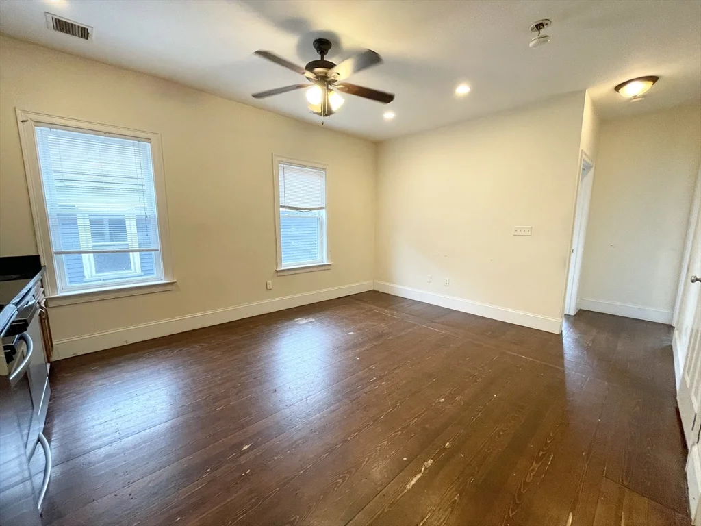 178 Hillside St, Mission Hill