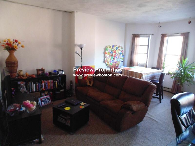 63 South Huntington Ave, Jamaica Plain