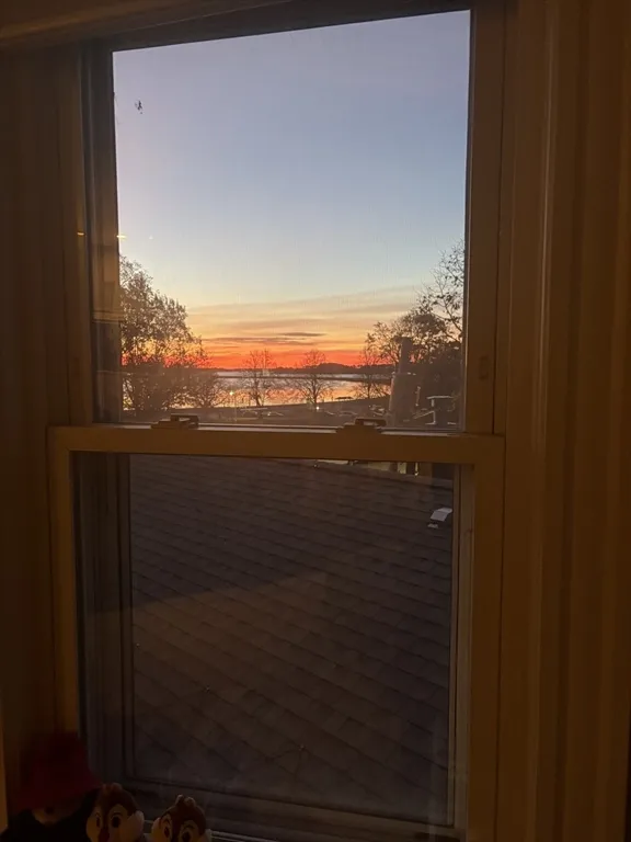 41 Farragut Rd, South Boston