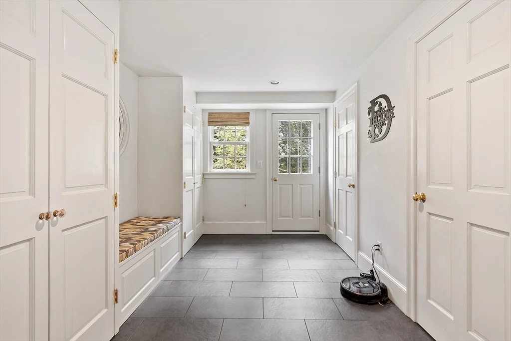 251A Old Billerica Rd, Bedford