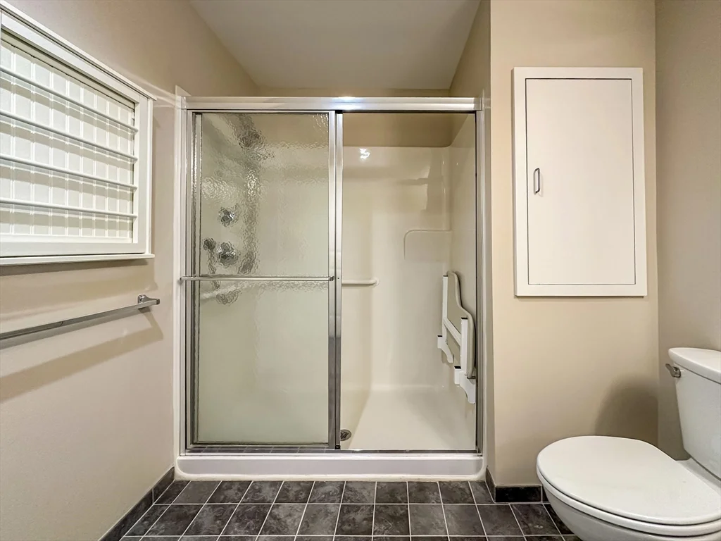 25 Stonehaven Dr, Weymouth