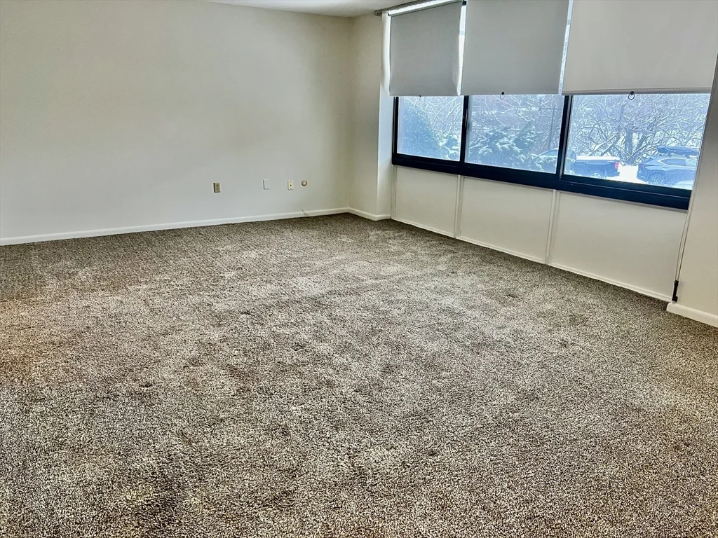 1004 Paradise Rd, Swampscott