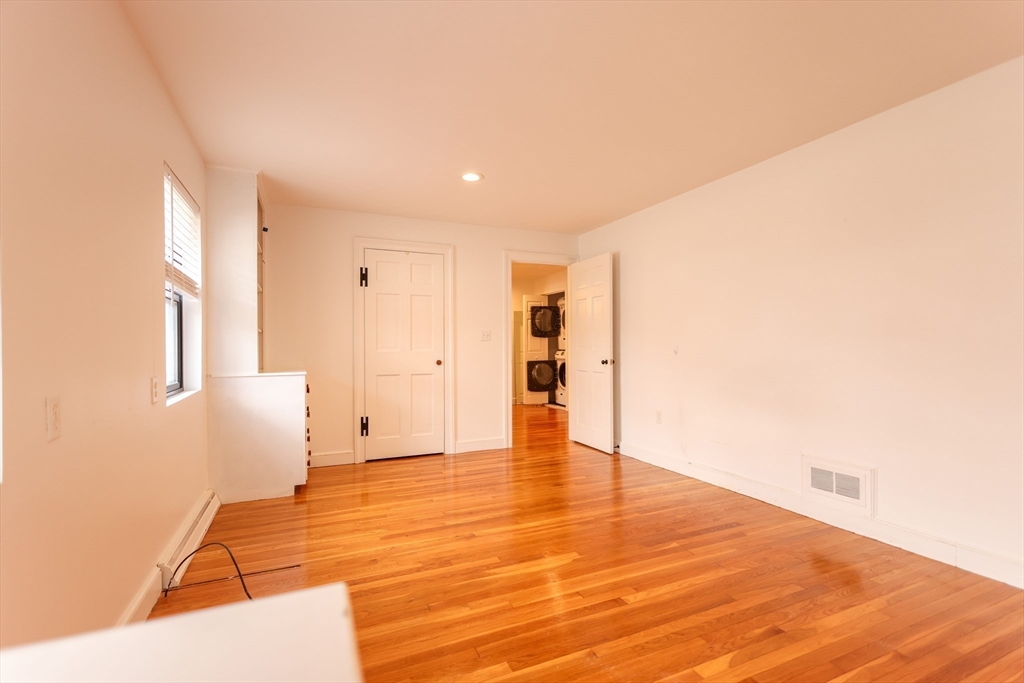 321 Nichols St, Norwood