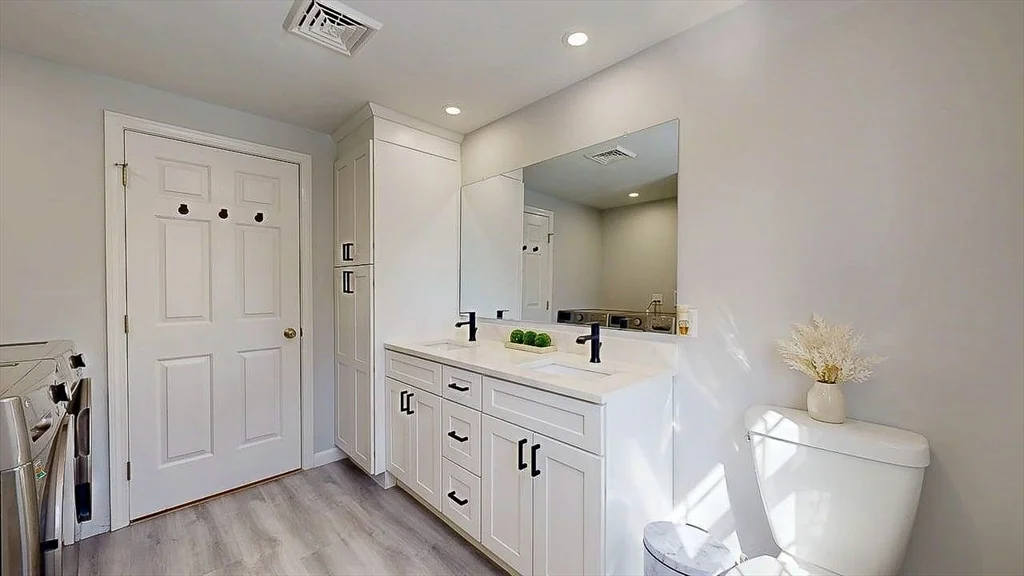 12 Coldbrook Rd, Millbury