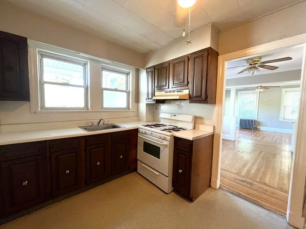 105 Shore Dr, Ten Hills