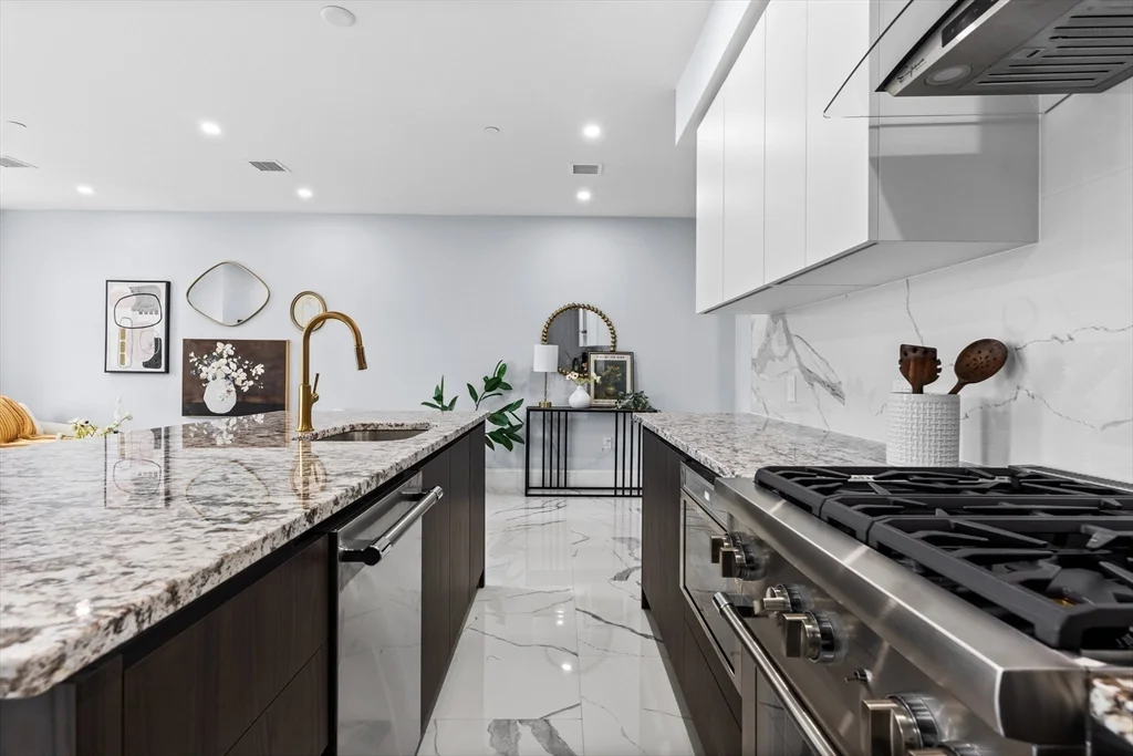 32 Pearl St, Dorchester