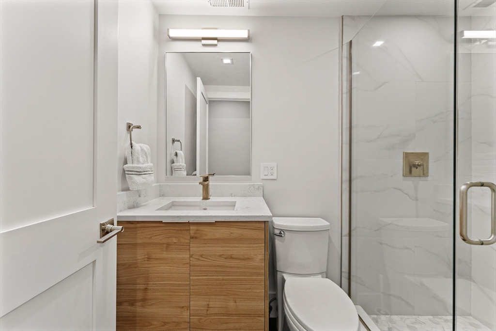 8 Mercer St, South Boston