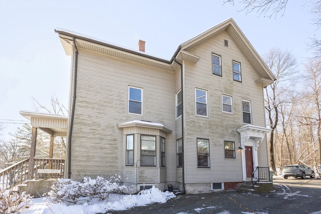 584 Mount Hope St, North Attleboro