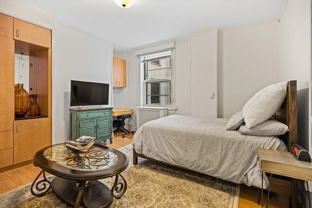 21 Beacon St, Downtown