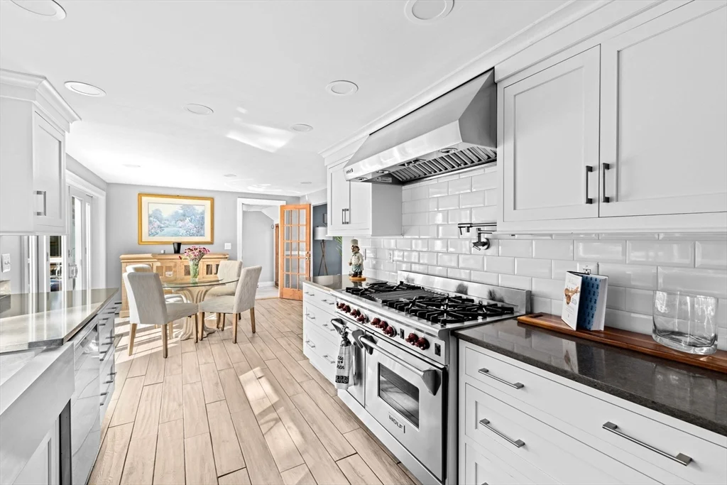 4 Country Dr, South Hingham