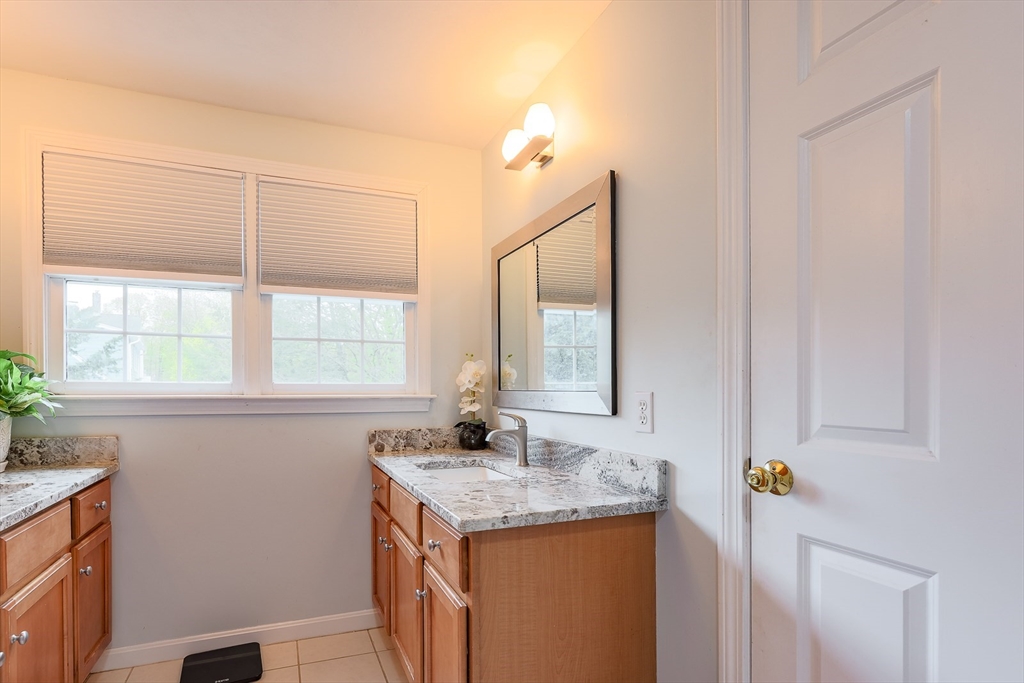 348 Osgood St, North Andover