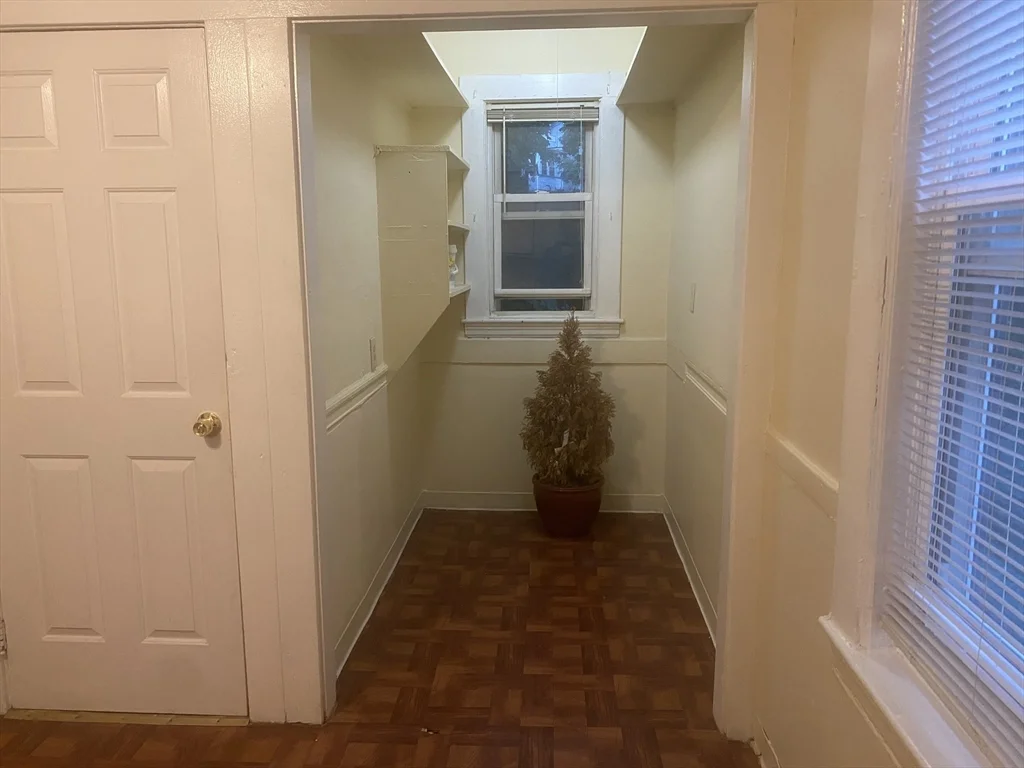 242 Hyde Park Ave, Jamaica Plain