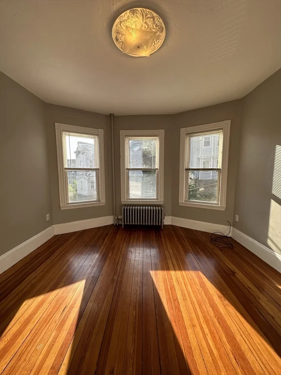 11 Sunset St, Mission Hill