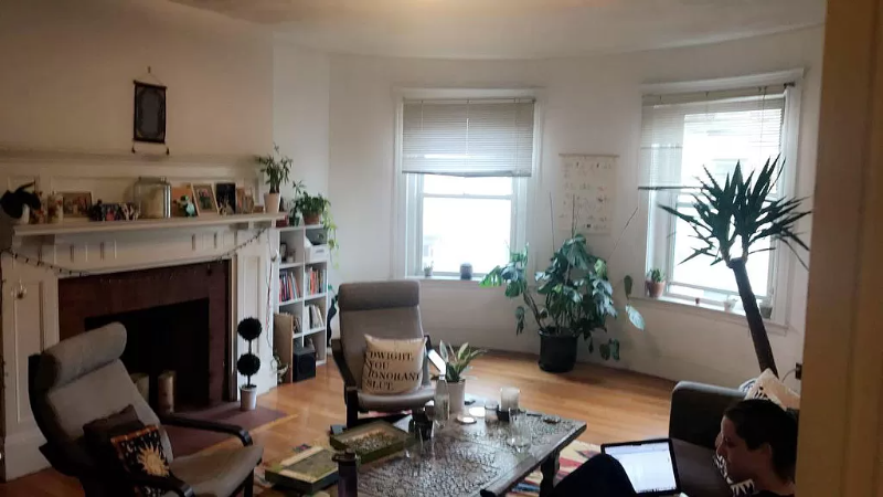 3 bed, 1 bath apartment for rent at 18 Saint Lukes Rd Unit 1, Allston — photo 2 of 3