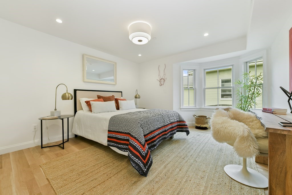 15 Pleasant St, Riverside