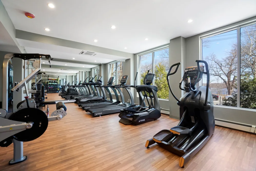 700 Huron Ave, Strawberry Hill