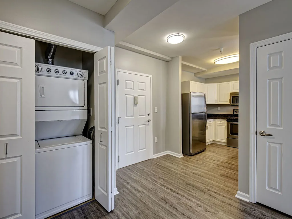 2 bed, 2 bath apartment for rent at 12 Highpoint Circle Unit 10-603, Quincy — photo 5 of 9