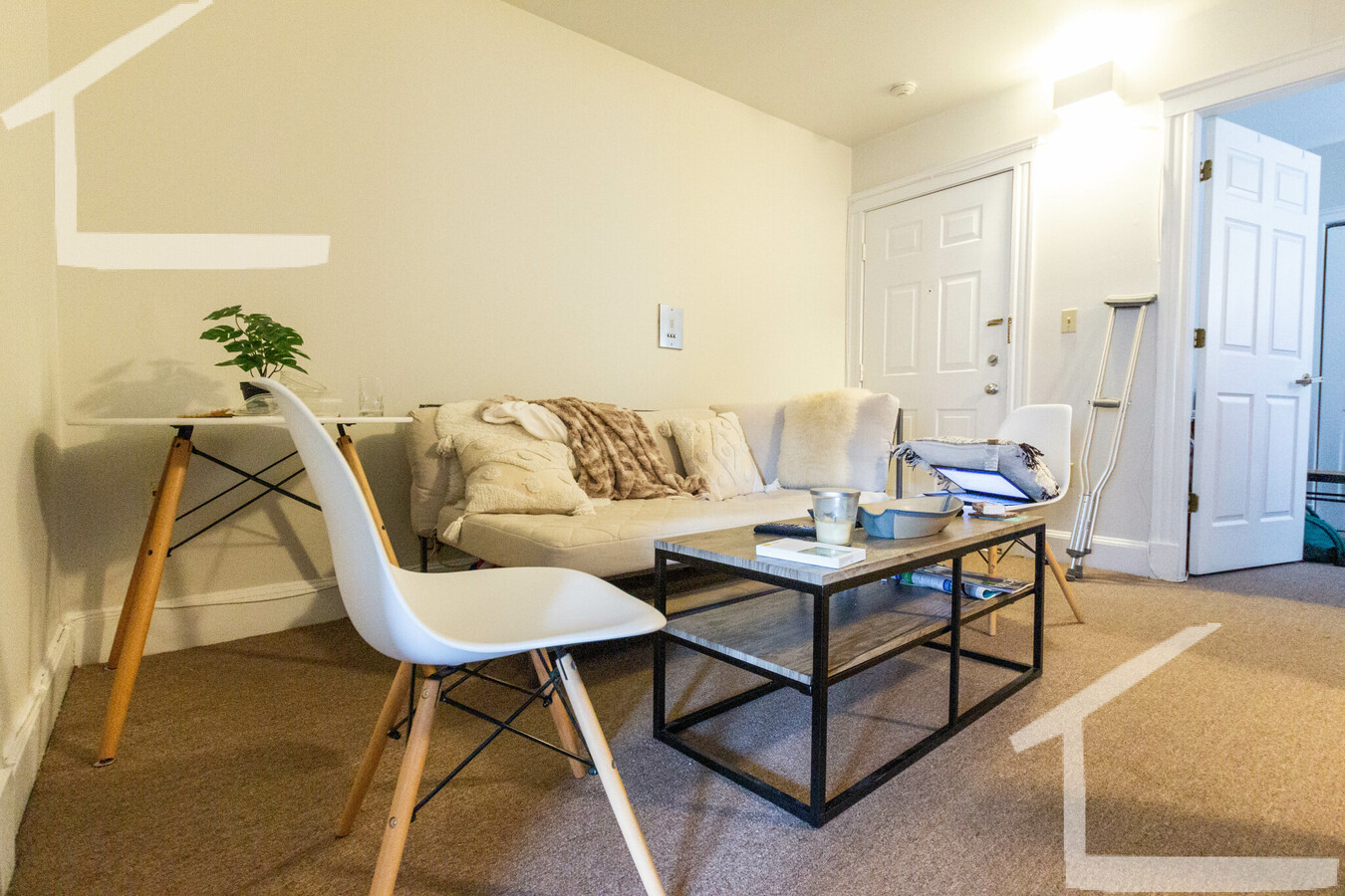 Studio bed, 1 bath apartment for rent at 833 Beacon St Unit 9, Fenway — photo 2 of 4