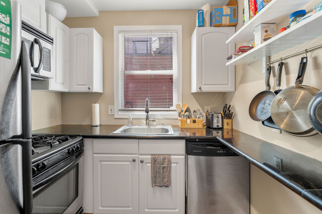 2 bed, 1 bath apartment for rent at 317 Silver St Unit 7B, Dorchester — photo 2 of 6