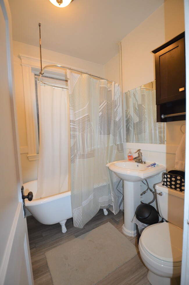 Studio bed, 1 bath apartment for rent at 15 Park Dr Unit 3A, Back Bay — photo 5 of 8