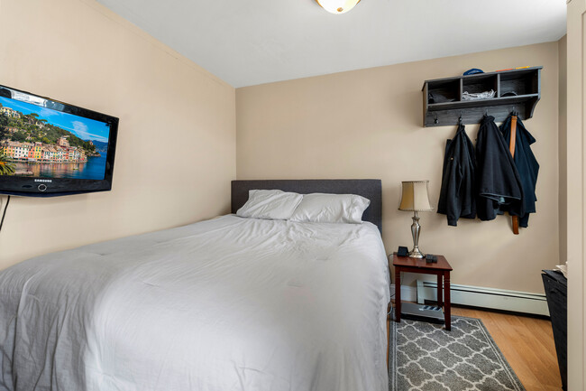 2 bed, 1 bath apartment for rent at 317 Silver St Unit 7B, Dorchester — photo 5 of 6