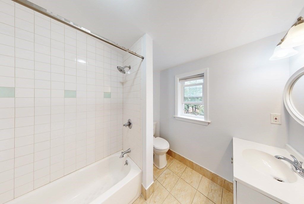 6 bed, 3.5 bath apartment for rent at 25 Adams St Unit 1, Coolidge Corner — photo 14 of 16