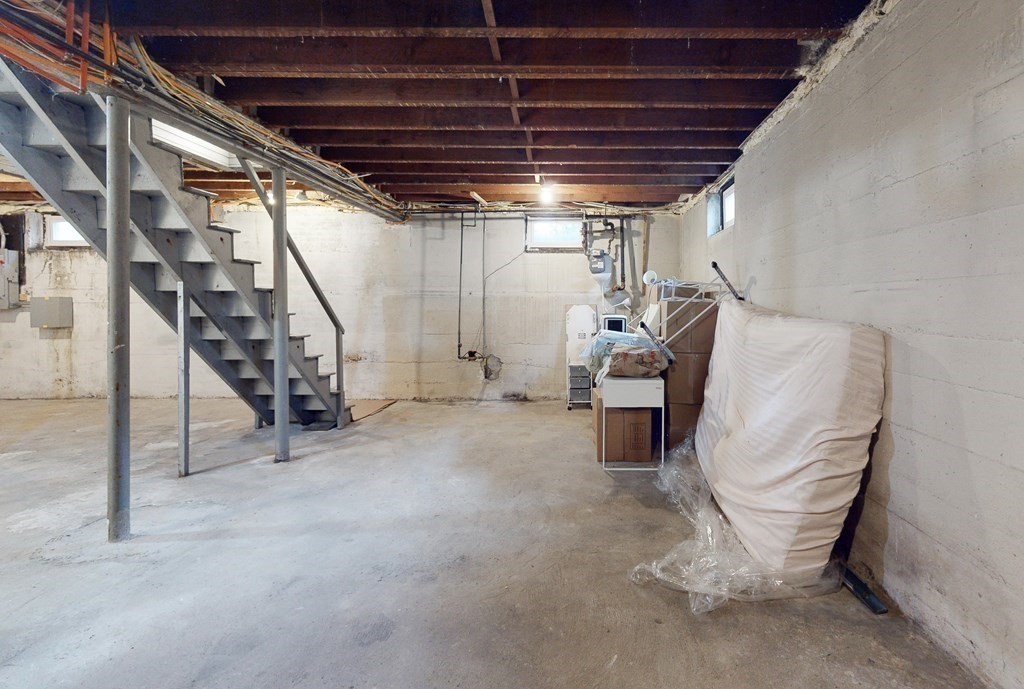 6 bed, 3.5 bath apartment for rent at 25 Adams St Unit 1, Coolidge Corner — photo 15 of 16