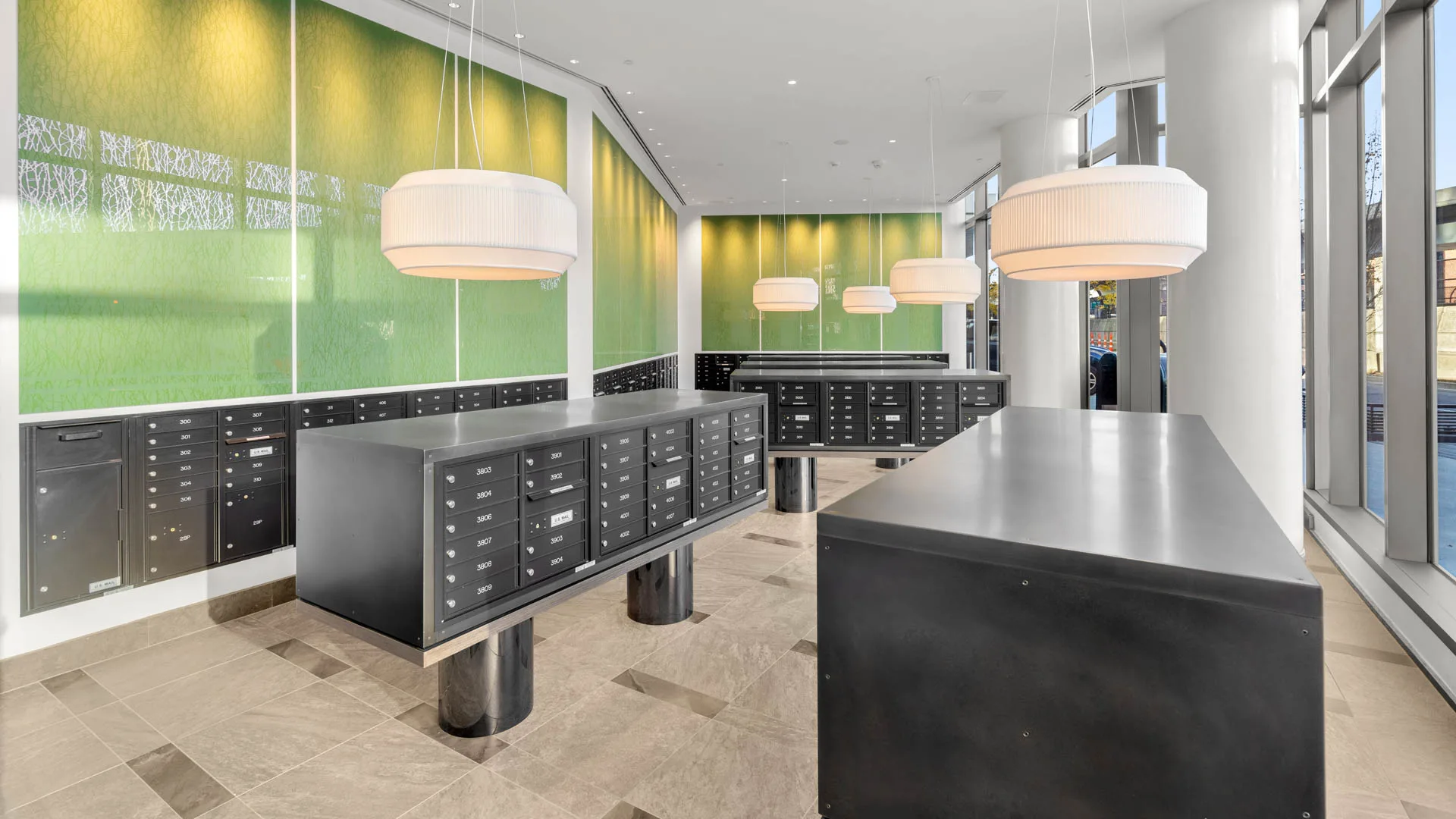 35 Lomasney Way, West End