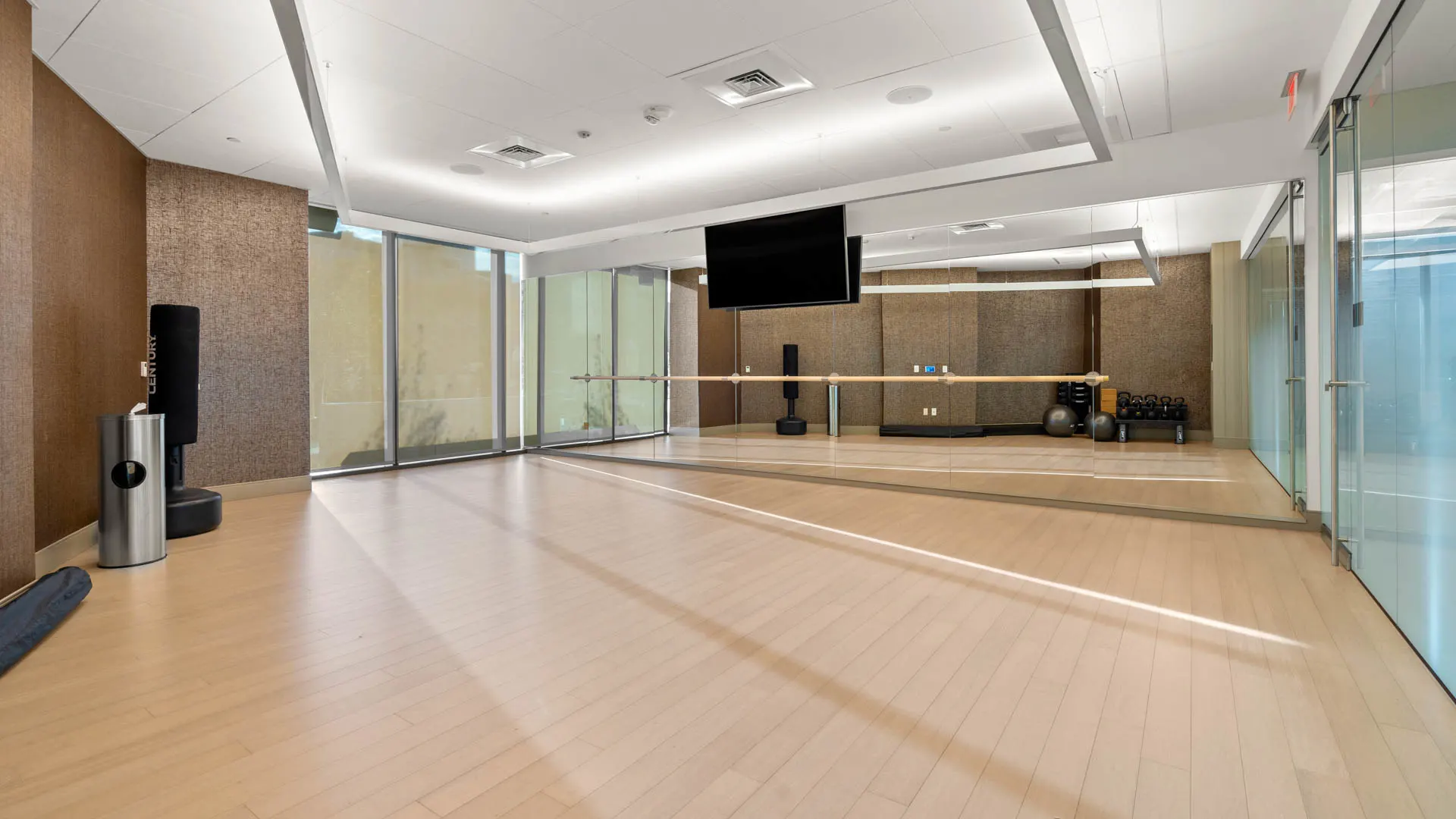 35 Lomasney Way, West End