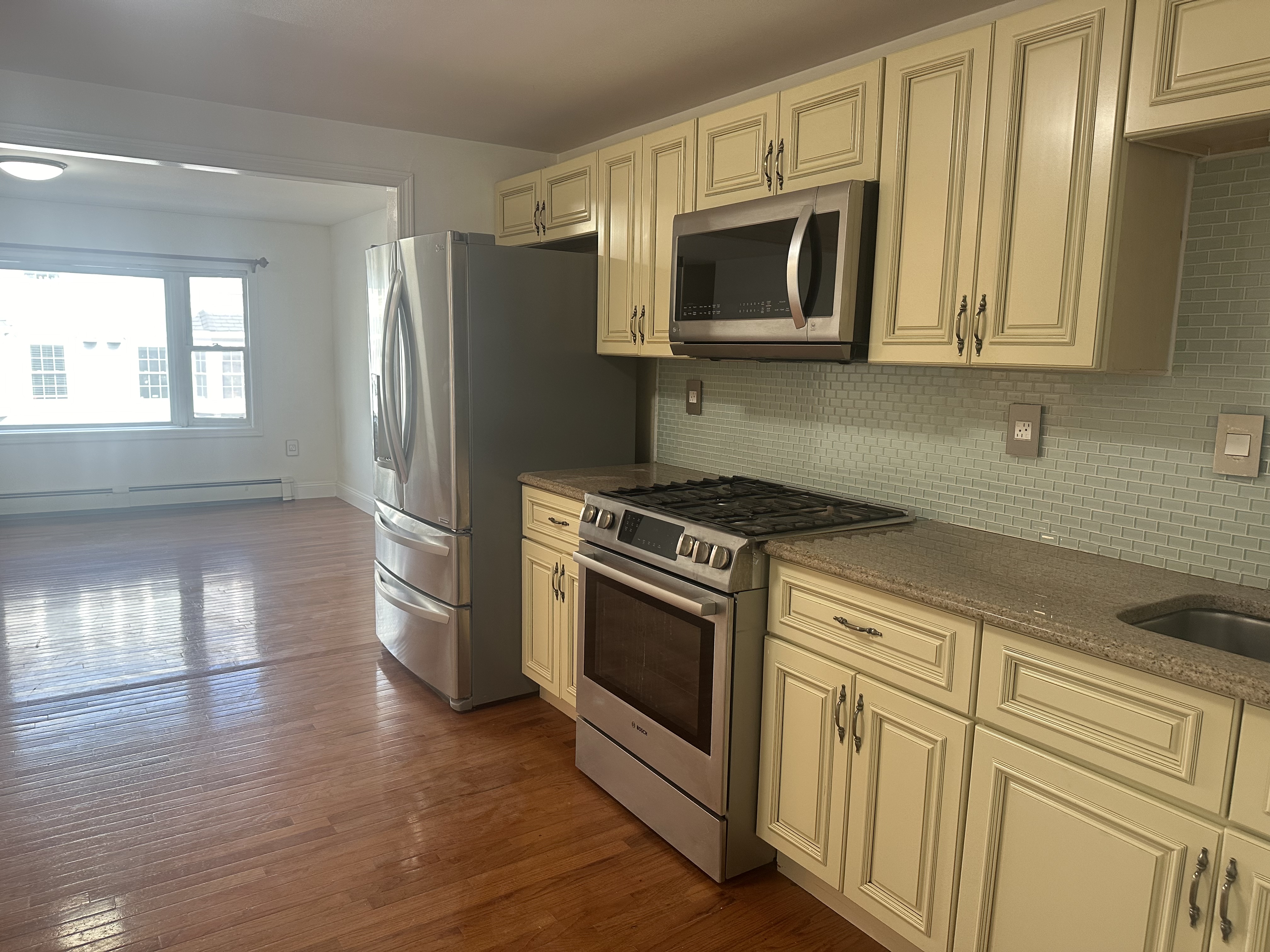 3 bed, 2 bath apartment for rent at 23 Ward St Unit 2, South Boston — photo 1 of 10