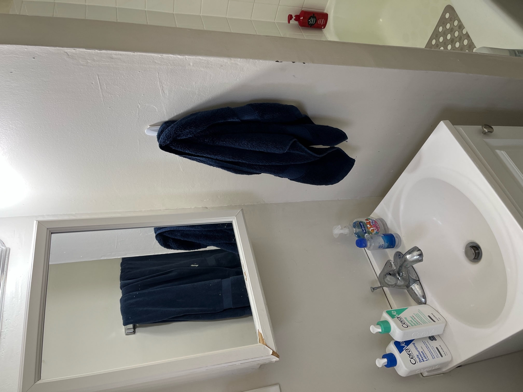 1 split bed, 1 bath apartment for rent at 27 Saint Lukes Rd Unit 6, Allston — photo 10 of 14