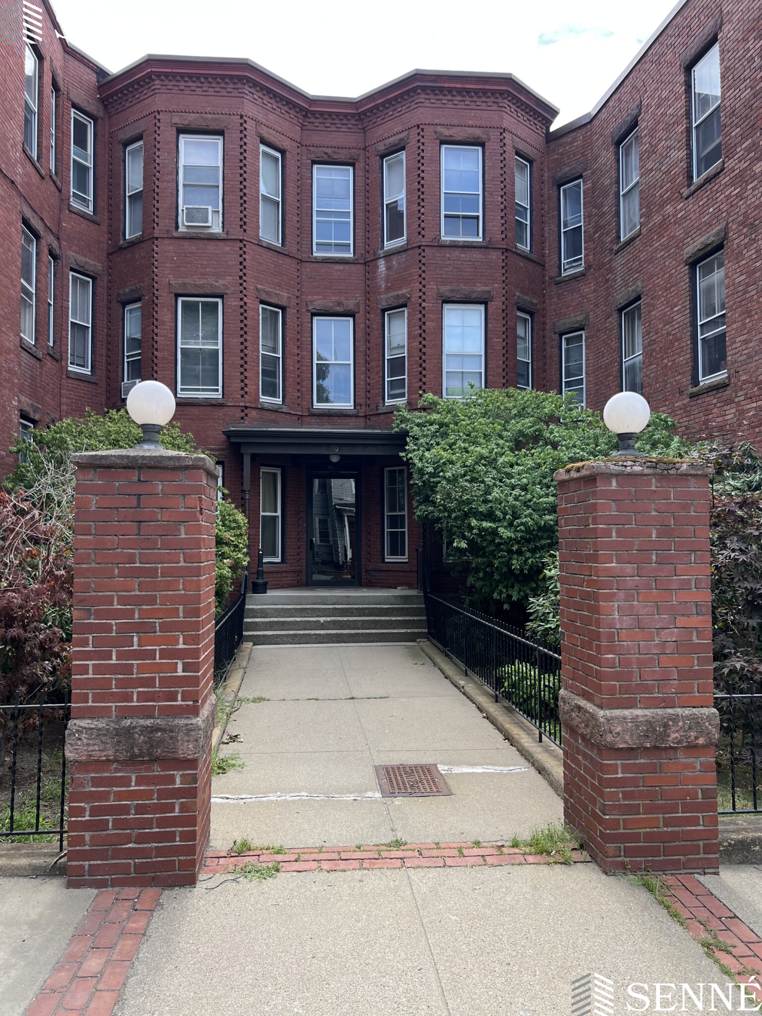 2 bed, 1 bath apartment for rent at 9 Putnam St Unit 2R, Union Square — photo 1 of 13