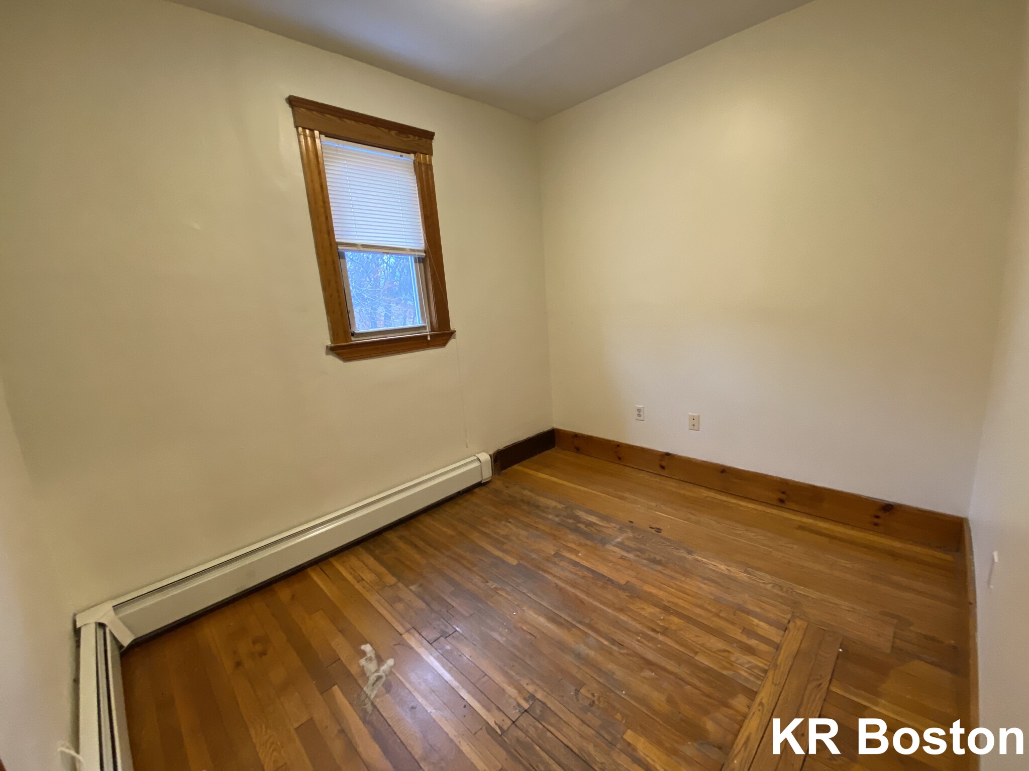 4 bed, 1.5 bath apartment for rent at 135 Glenville Ave Unit 1, Allston — photo 11 of 12