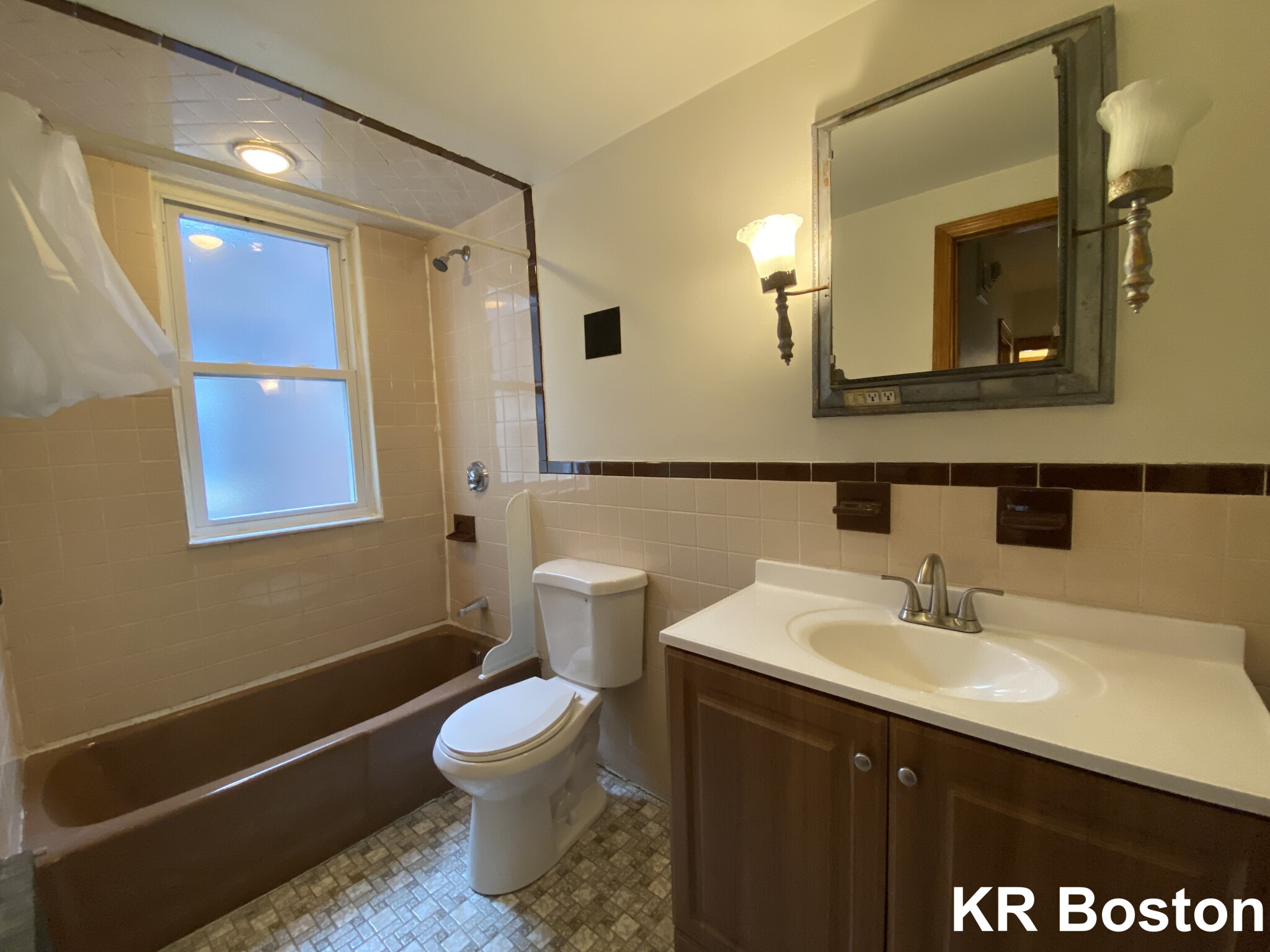 3 bed, 1.5 bath apartment for rent at 133 Glenville Ave Unit B, Allston — photo 11 of 11
