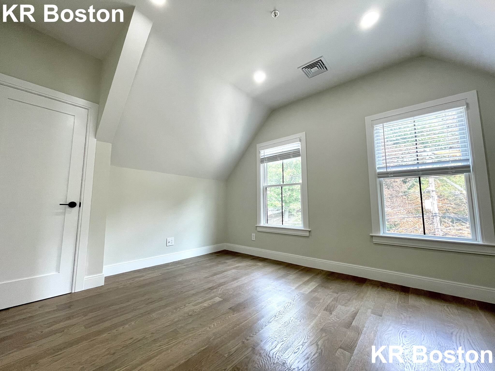 4 bed, 2 bath apartment for rent at 151 Foster St Unit 2, Brighton — photo 4 of 9