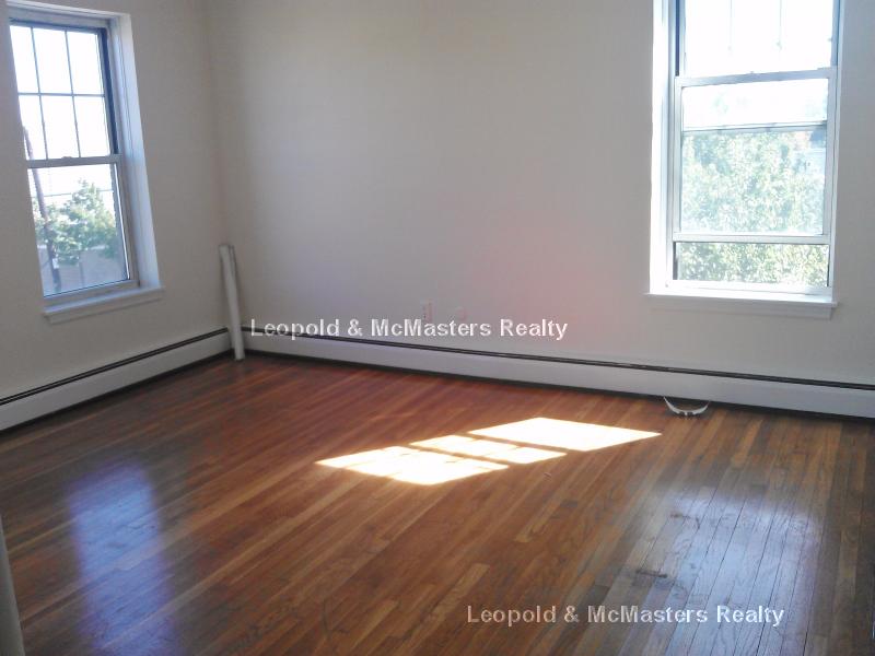 2 bed, 1 bath apartment for rent at 168 North Beacon Unit 3, Beacon Hill