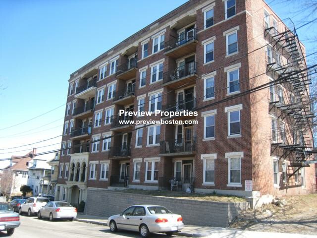 2 bed, 1 bath apartment for rent at 28 Quint Ave Unit 21, Allston — photo 4 of 4