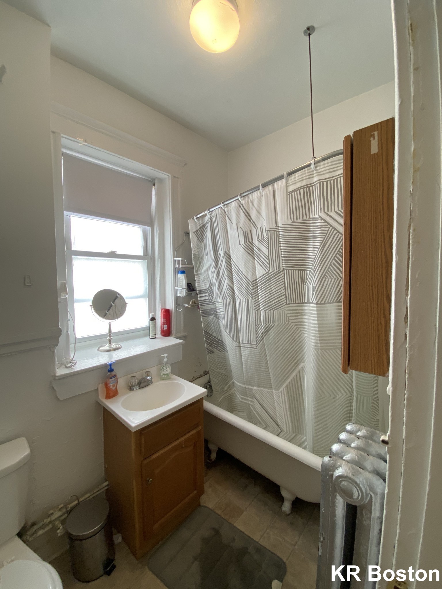 3 bed, 1 bath apartment for rent at 7 Mount Hood Rd Unit Aptb, Brighton — photo 6 of 7