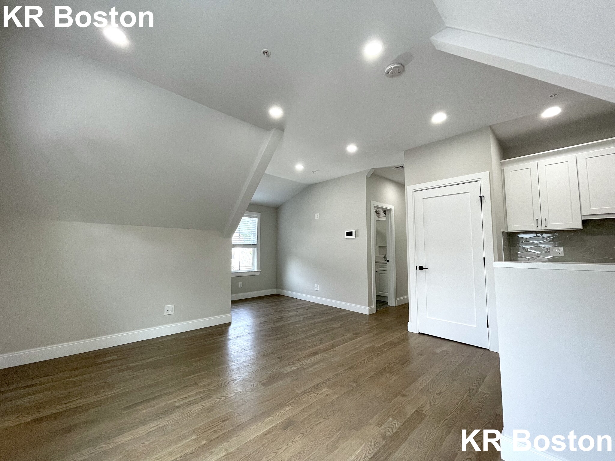 4 bed, 2 bath apartment for rent at 156 Foster St Unit 2, Brighton — photo 7 of 9