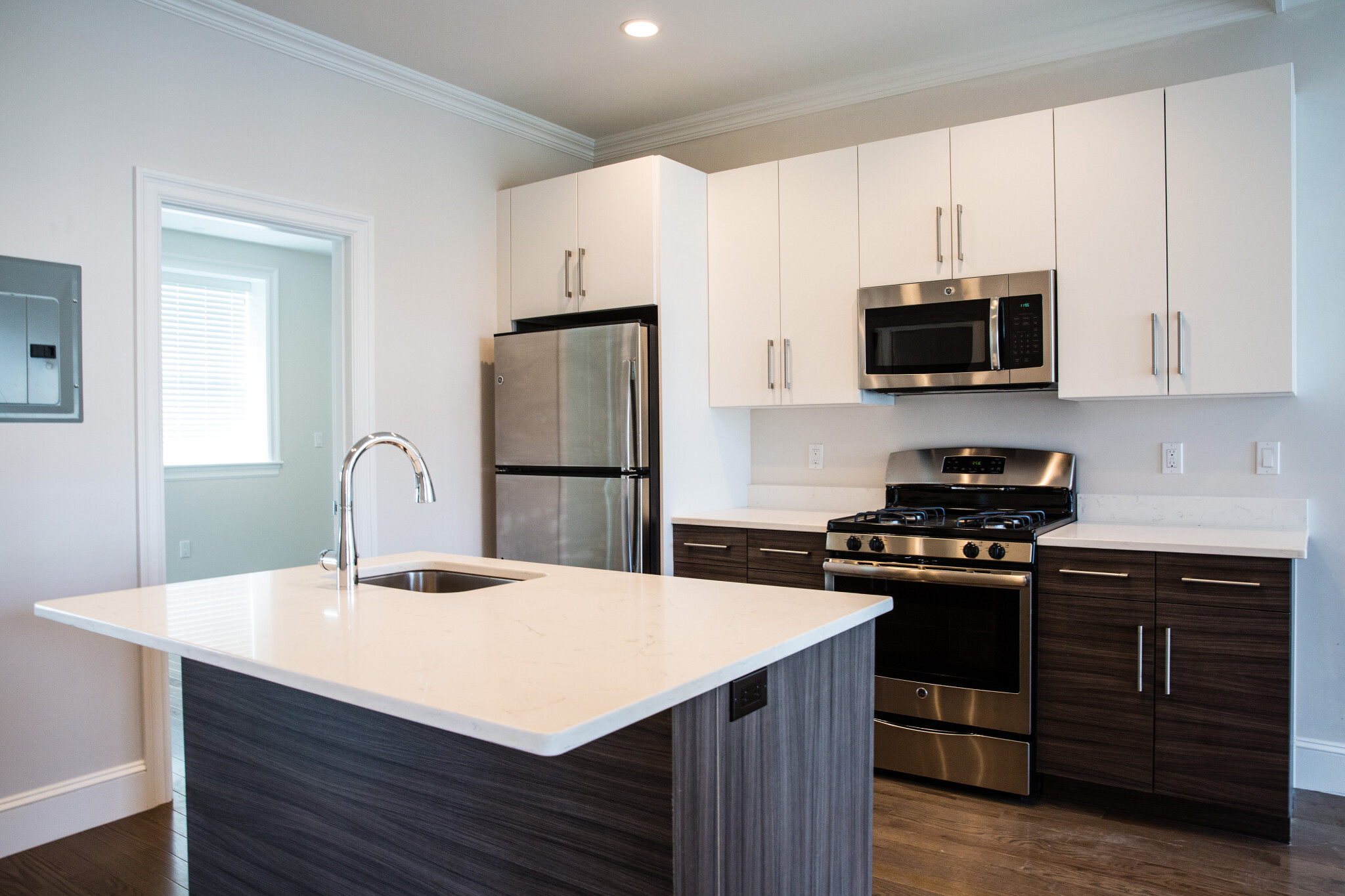3 bed, 2 bath apartment for rent at 12 Harvard Ter Unit 4, Allston — photo 2 of 19