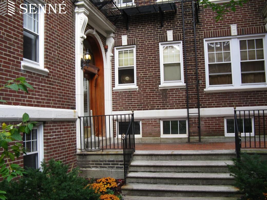 Studio bed, 1 bath apartment for rent at 19 Wendell St Unit 21, Huron Village — photo 3 of 4