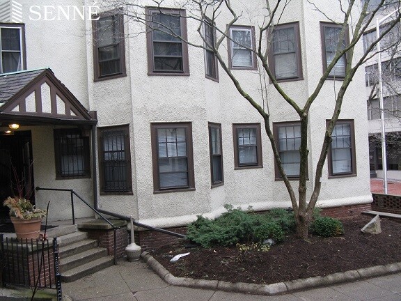 2 bed, 1 bath apartment for rent at 13 Story St Unit 1, Harvard Square — photo 2 of 8