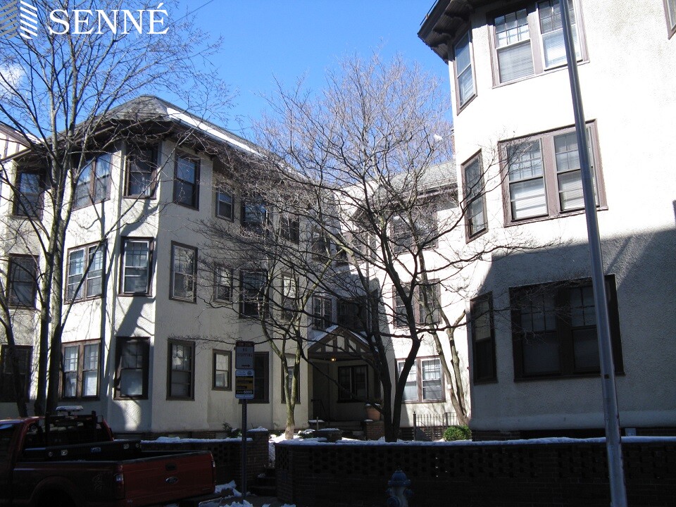 2 bed, 1 bath apartment for rent at 13 Story St Unit 1, Harvard Square