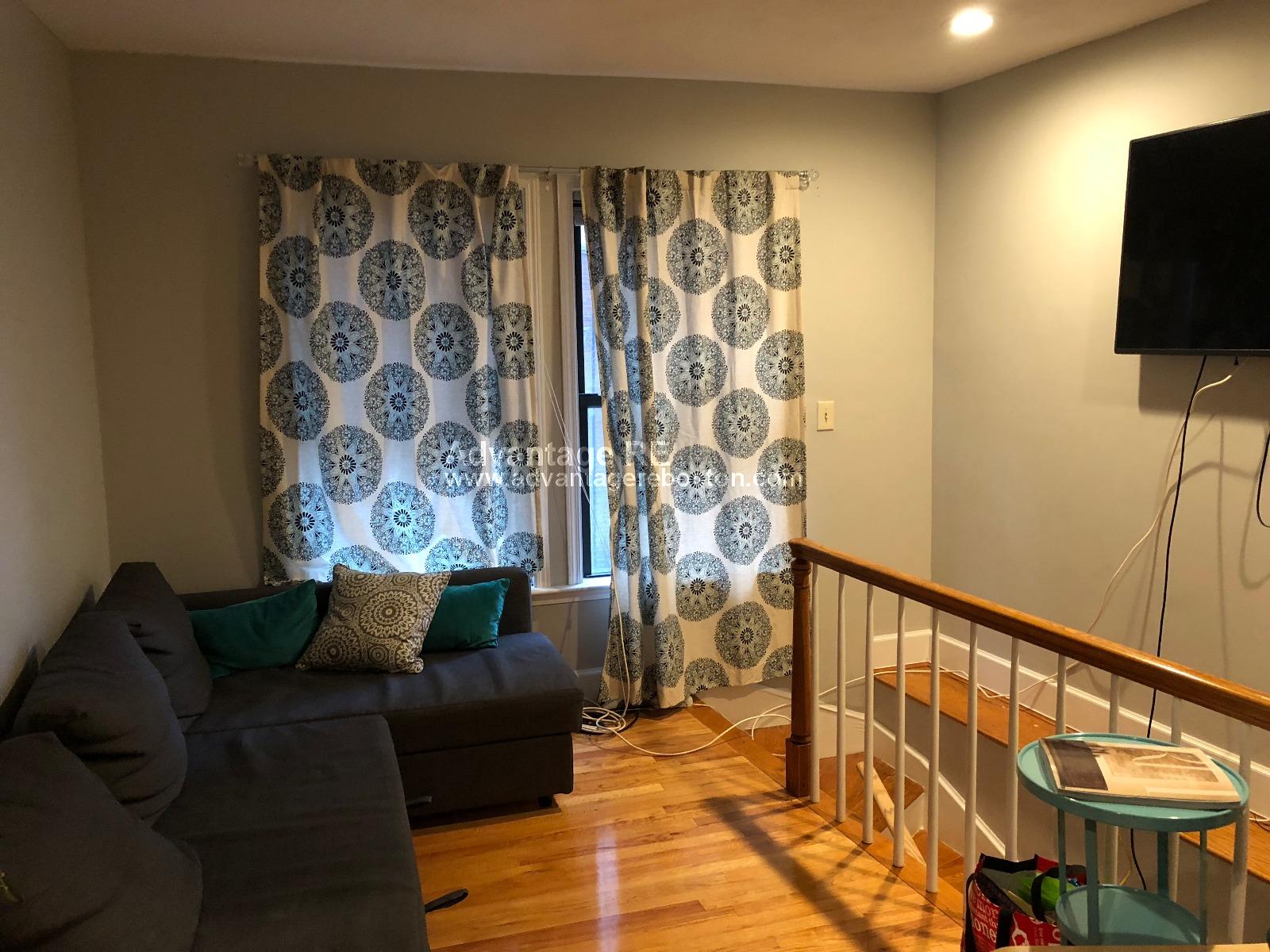 3 bed, 2 bath apartment for rent at 37 Sheafe St Unit 1, North End — photo 2 of 9
