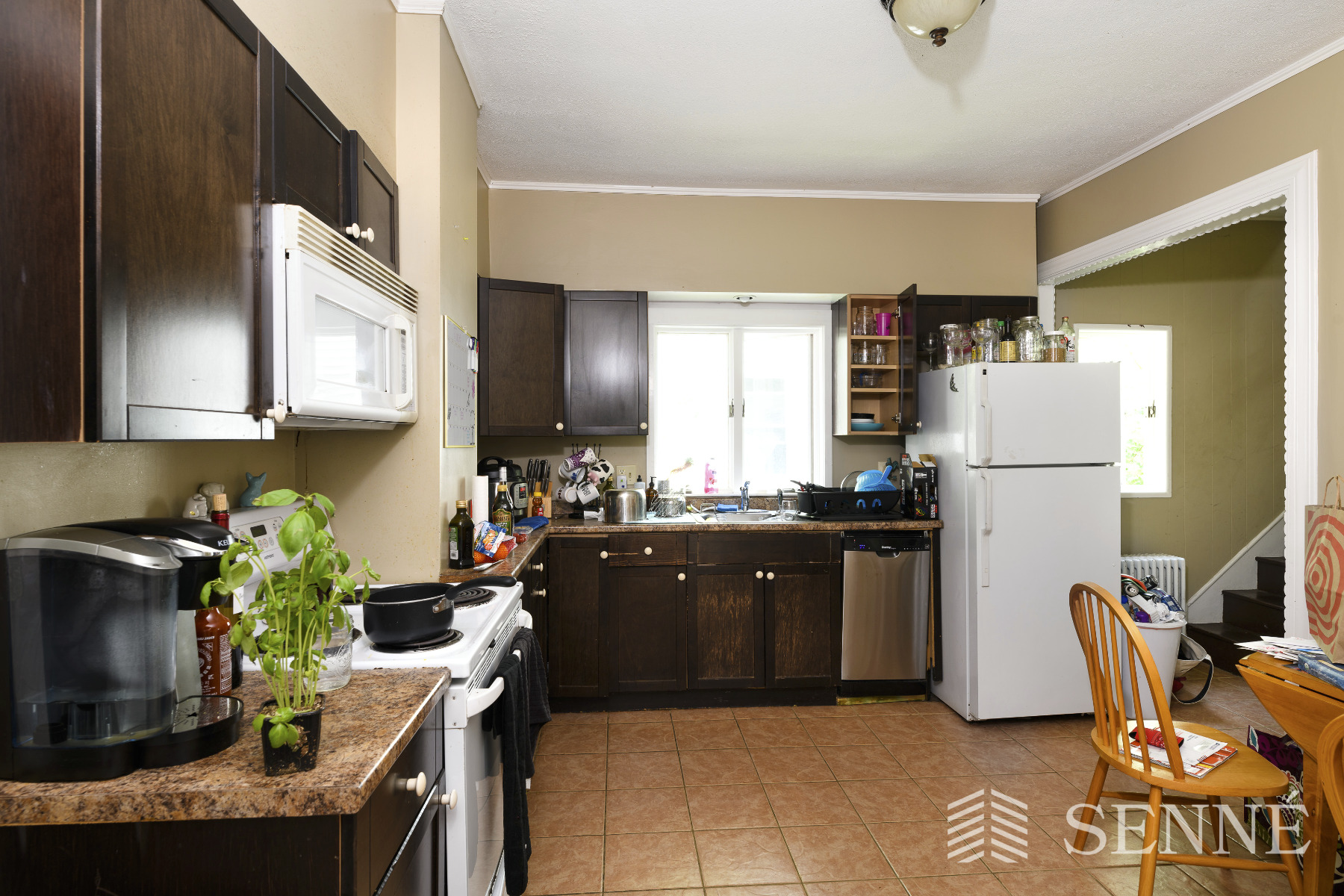 4 bed, 1 bath apartment for rent at 8 Kilby St Unit 1, Union Square — photo 3 of 8