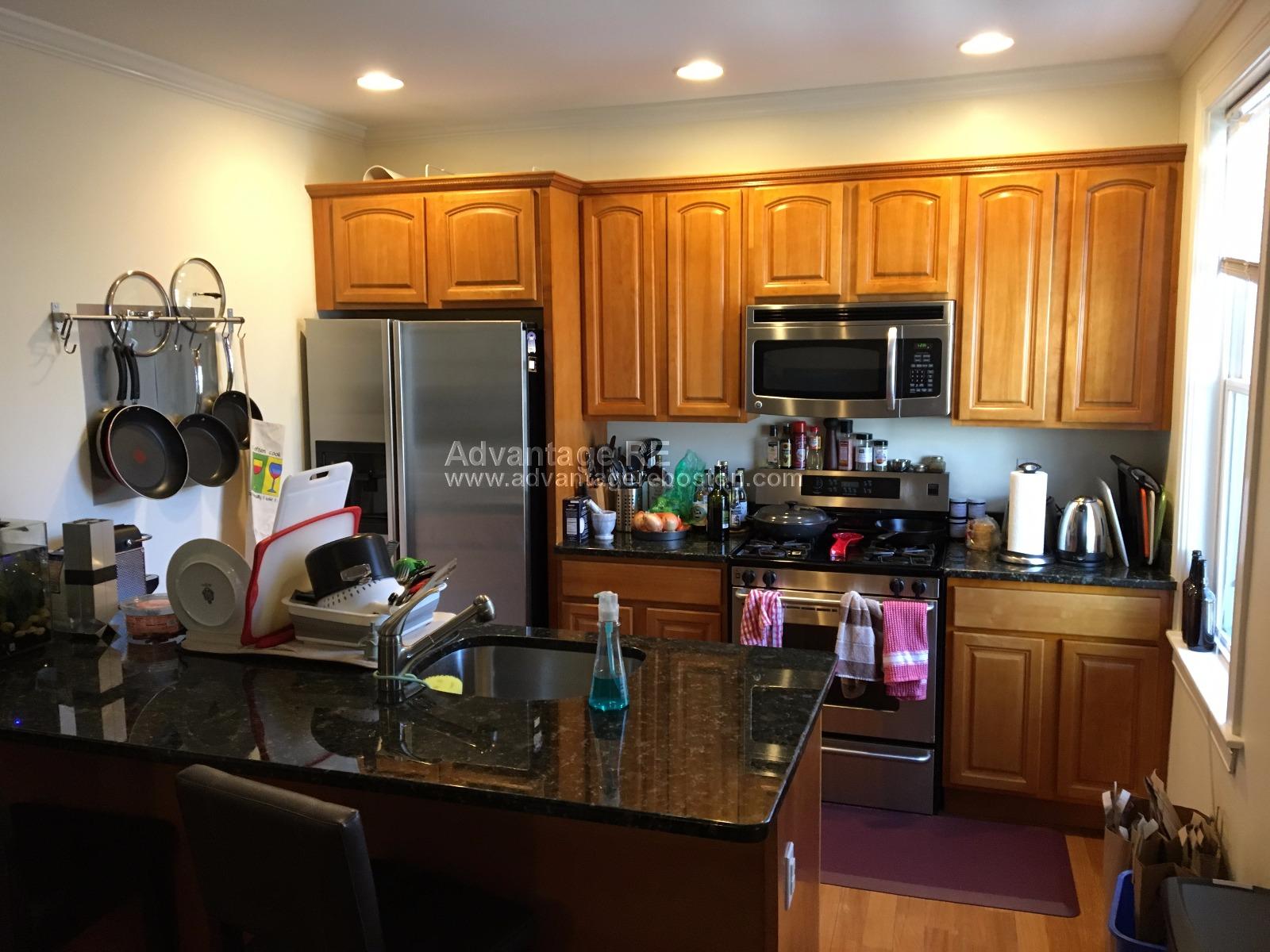 3 bed, 2 bath apartment for rent at 111 5th St Unit 6, Kendall Square — photo 1 of 10