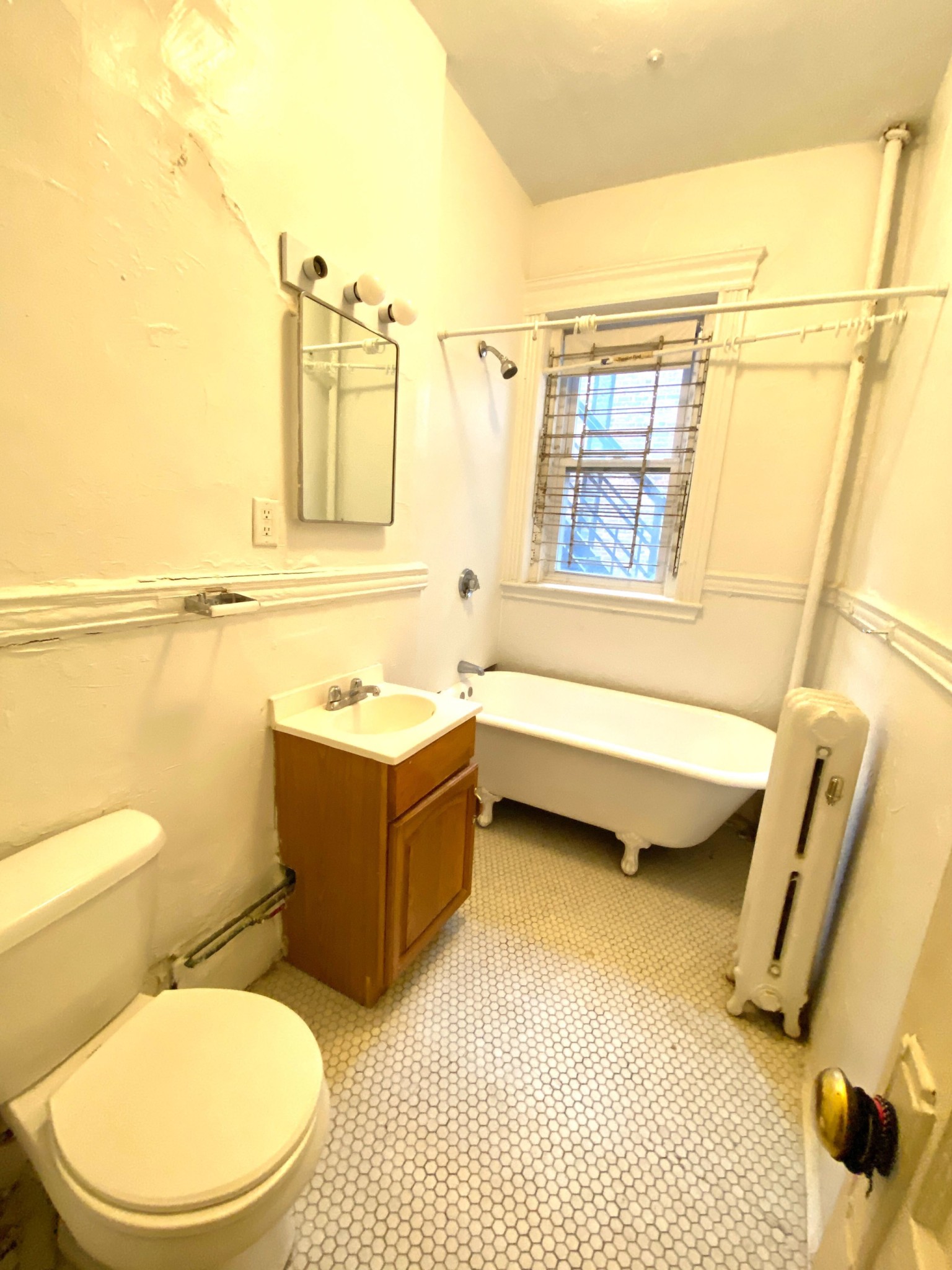 Studio bed, 1 bath apartment for rent at 8 Walbridge St Unit 2, Allston — photo 5 of 14