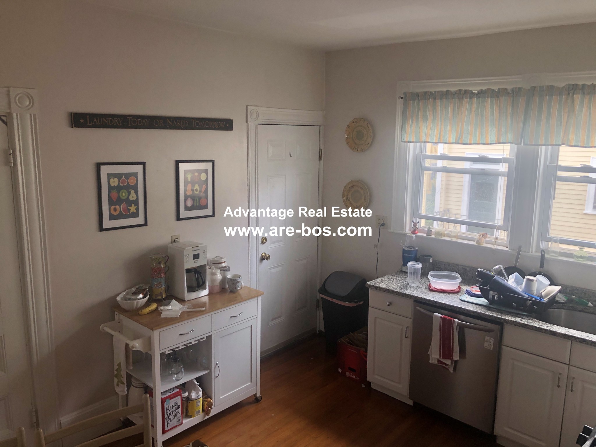 4 bed, 1 bath apartment for rent at 68 Boylston St Unit 6, Brookline Village — photo 1 of 17