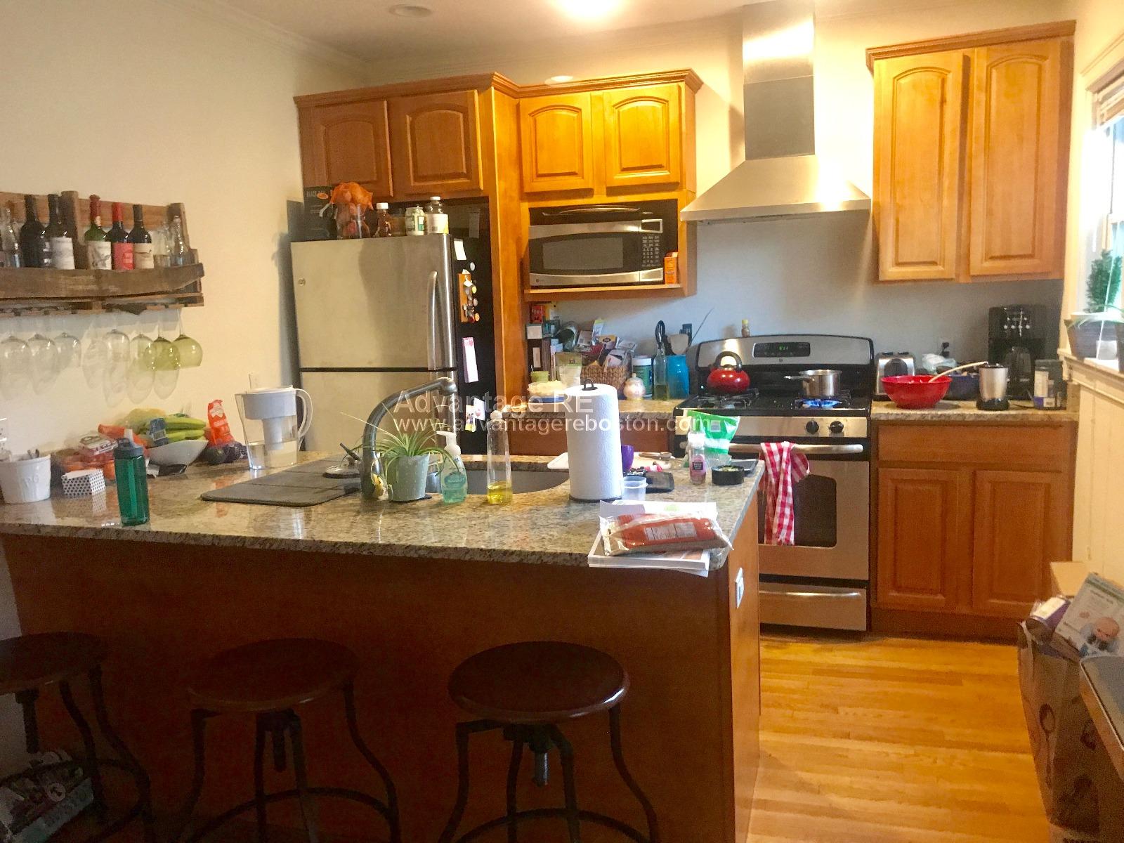 3 bed, 2 bath apartment for rent at 115 Fifth St Unit 6, Kendall Square — photo 1 of 14